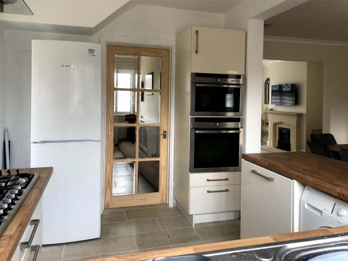 Вилла Residential 3 Bed House Harnham Солсбери Экстерьер фото