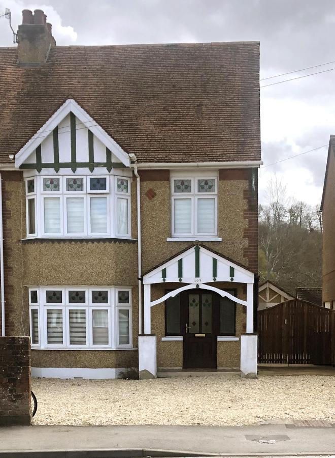 Вилла Residential 3 Bed House Harnham Солсбери Экстерьер фото